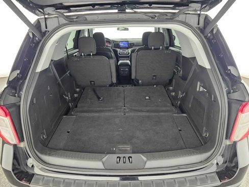 Used 2020 Ford Explorer XLT RWD image 16