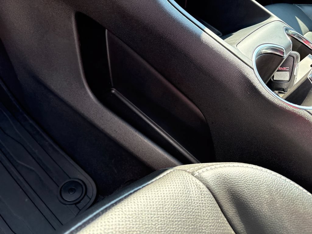 Used 2023 GMC Terrain SLT w/ Tech Package FWD image 36