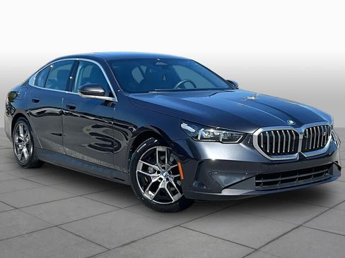 Used 2024 BMW i5 eDrive40i RWD image 2