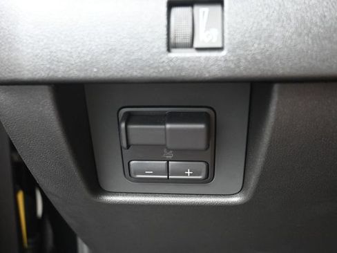 Used 2025 GMC Canyon AT4 w/ Nightfall Edition AWD/4WD image 34