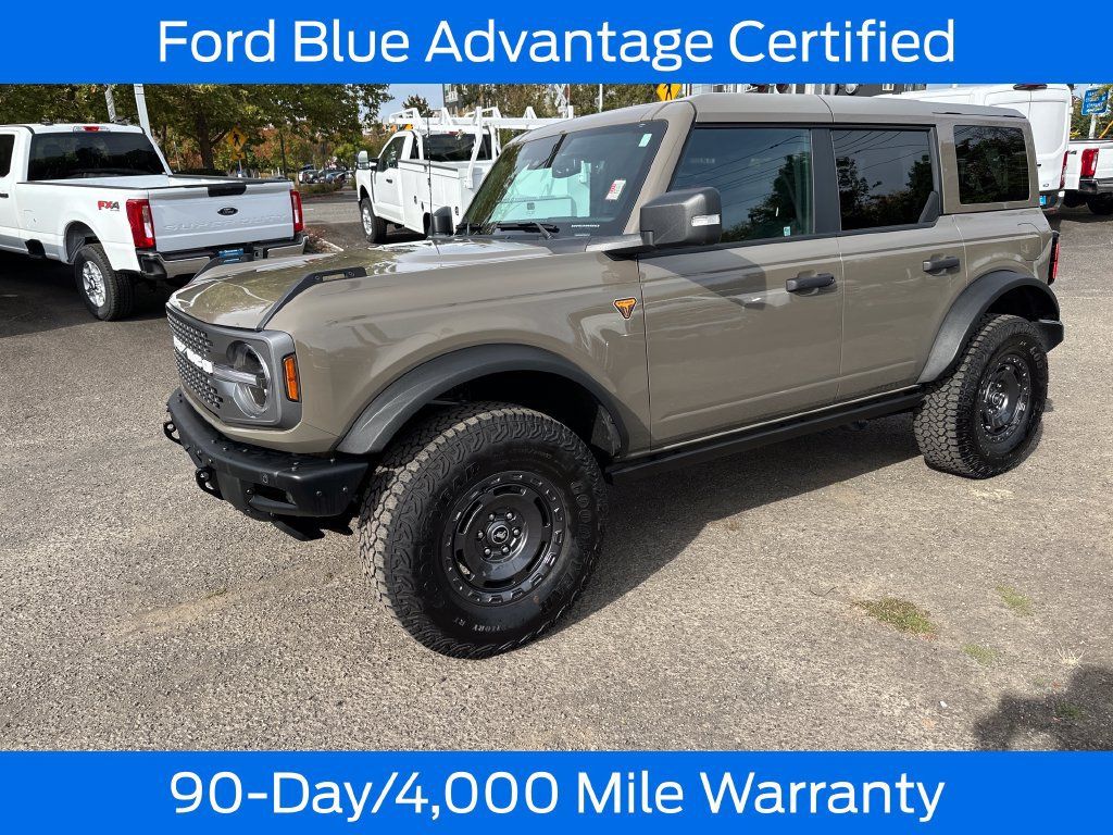 Certified 2025 Ford Bronco Badlands AWD/4WD image 3