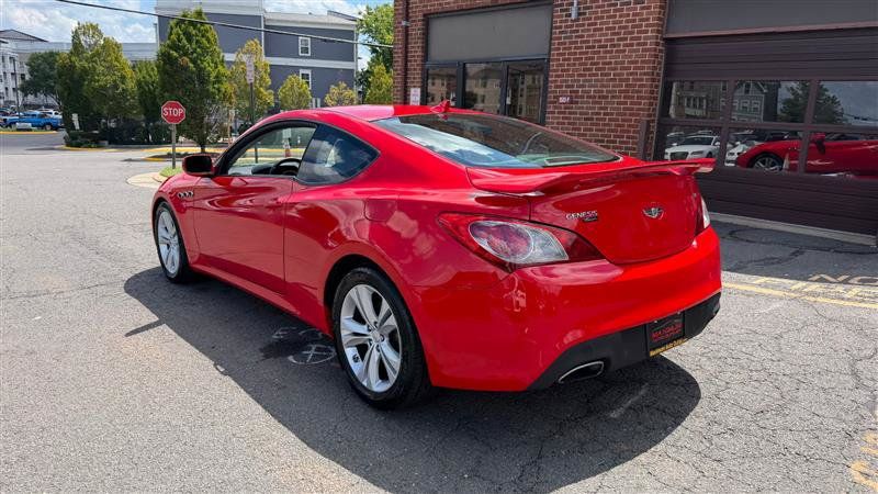 Used 2010 Hyundai Genesis 3.8 RWD image 10