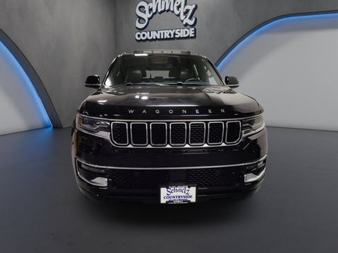 Used 2023 Jeep Wagoneer 4WD w/ Premium Group I image 2