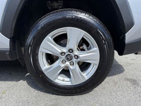 Used 2021 Toyota RAV4 LE AWD/4WD image 13