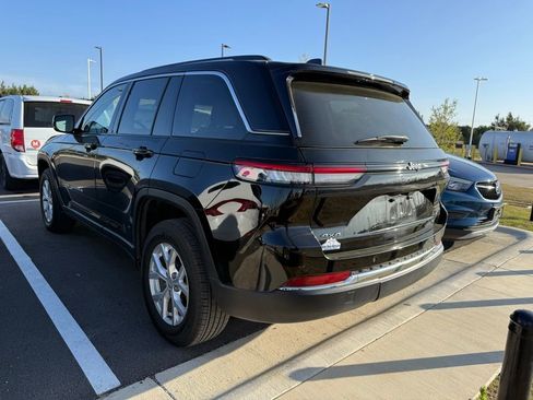 Used 2023 Jeep Grand Cherokee Limited image 6