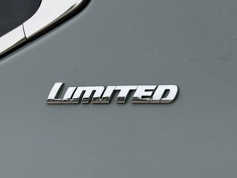 Used 2024 Toyota Tundra Limited w/ Power Package AWD/4WD image 9