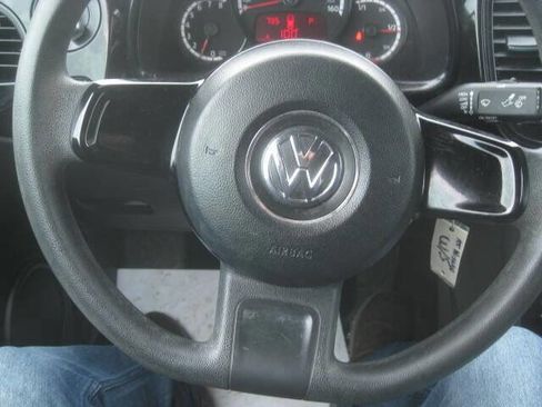 Used 2014 Volkswagen Beetle 1.8T image 12