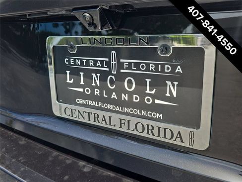 New 2027 Lincoln Navigator Premiere RWD image 4