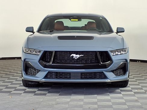 Used 2025 Ford Mustang GT Premium RWD image 2