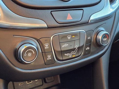 Used 2021 Chevrolet Equinox LT image 26