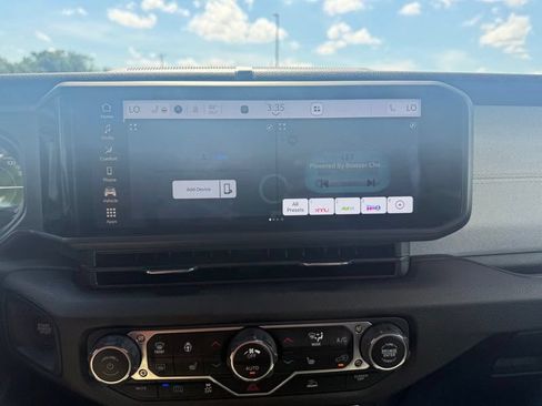 Used 2024 Jeep Wrangler Unlimited AWD/4WD image 25