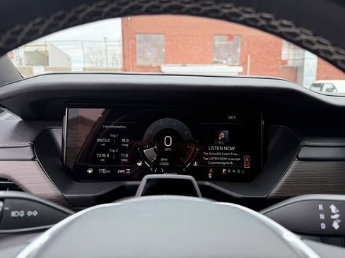 Used 2024 GMC Acadia Denali w/ Super Cruise Package image 42