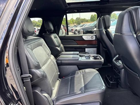 Used 2023 Lincoln Navigator L Reserve w/ Equipment Group 201A AWD/4WD image 15
