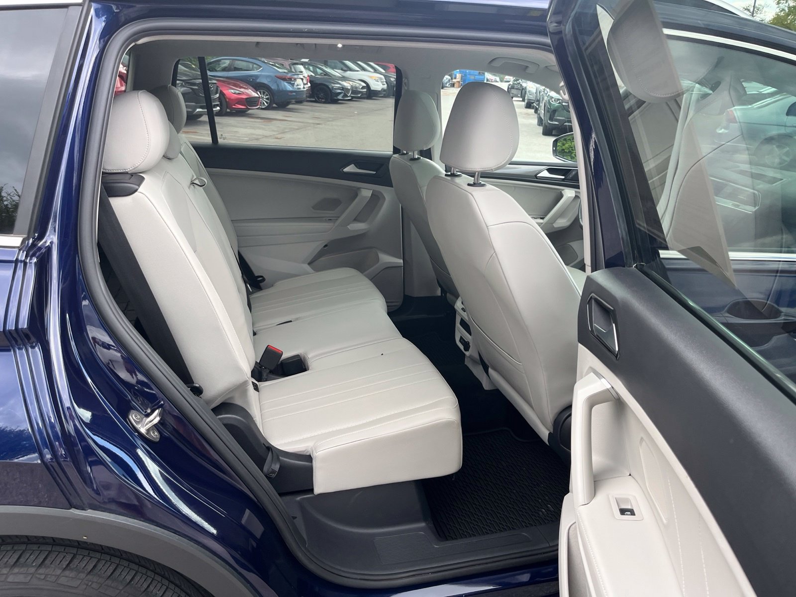 Used 2023 Volkswagen Tiguan SE FWD image 30