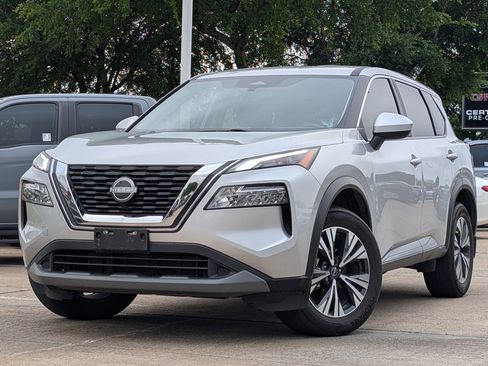 Used 2023 Nissan Rogue SV image 1