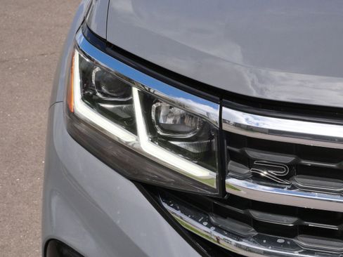 Used 2023 Volkswagen Atlas Cross Sport SEL Premium R-Line AWD/4WD image 16