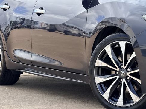 Used 2017 Nissan Maxima SR FWD image 11