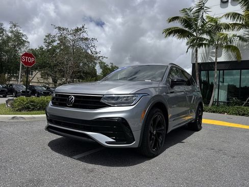 Used 2023 Volkswagen Tiguan SE R-Line image 31