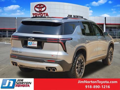 Used 2024 Chevrolet Traverse Z71 w/ Enhanced Driving Package AWD/4WD image 6