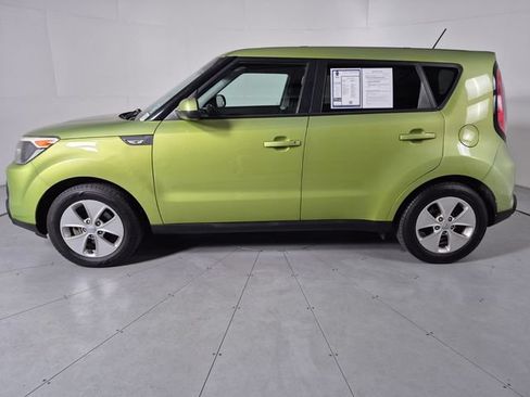 Used 2014 Kia Soul FWD image 2
