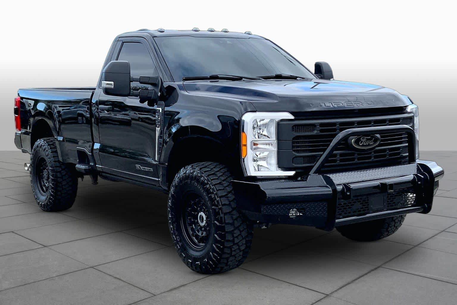 Used 2023 Ford F350 XLT w/ 360-Degree Camera Package AWD/4WD image 3