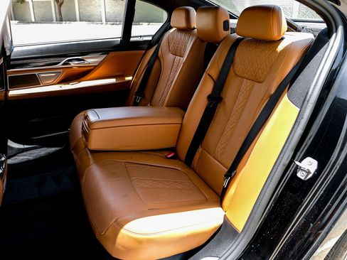 Used 2016 BMW 750i RWD image 37