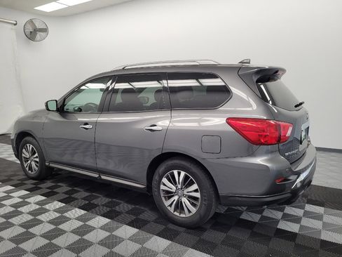 Used 2019 Nissan Pathfinder SV image 3