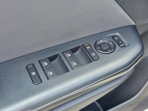 Used 2025 Kia K4 FWD image 16