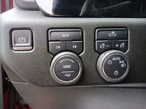 Used 2022 Chevrolet Silverado 1500 LT w/ Protection Package image 17