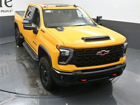 New 2026 Chevrolet Silverado 2500 ZR2 w/ LPO, Dark Essentials Package image 25