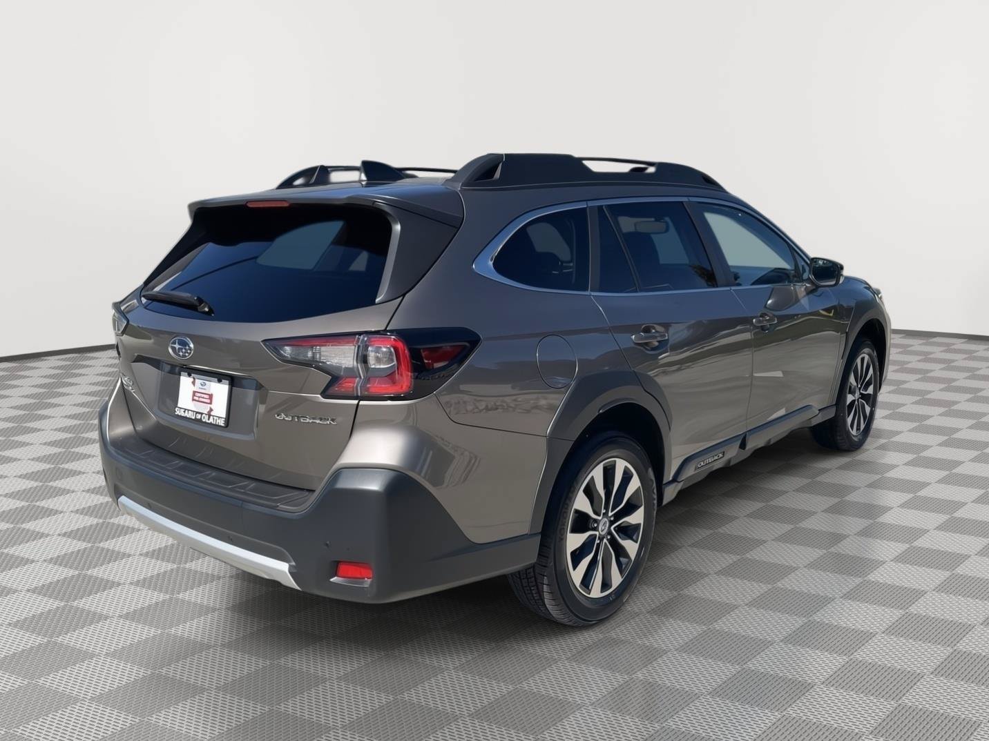 Used 2024 Subaru Outback Limited AWD/4WD image 13
