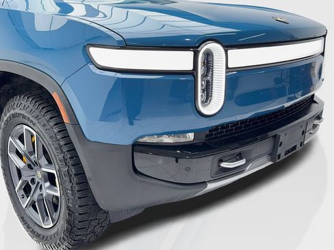 Used 2022 Rivian R1T Adventure AWD/4WD image 3