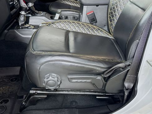 Used 2023 Jeep Wrangler Unlimited Sahara image 21