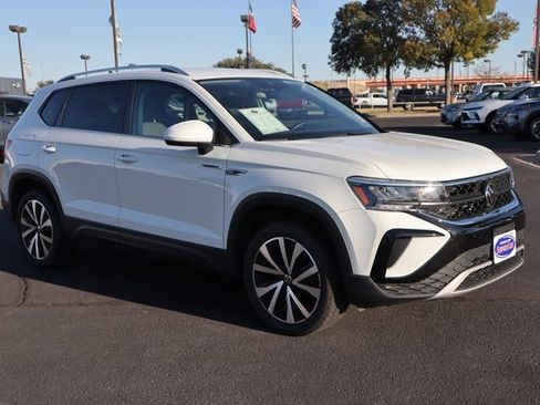 Used 2024 Volkswagen Taos SE image 10