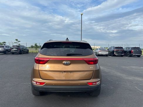 Used 2017 Kia Sportage EX w/ EX Technology Package AWD/4WD image 4