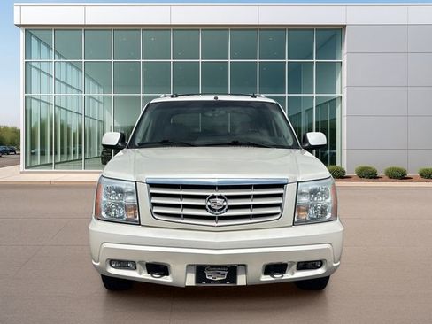 Used 2005 Cadillac Escalade EXT AWD/4WD image 2