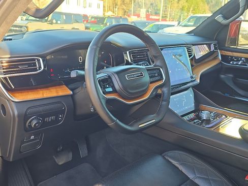 Used 2022 Jeep Grand Wagoneer Series III w/ Flexible Seating Group image 17