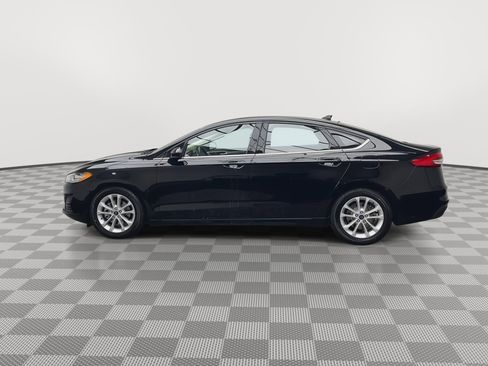 Used 2020 Ford Fusion SE image 32