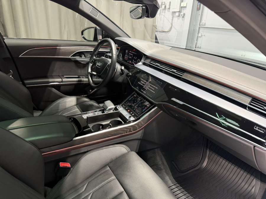 Used 2022 Audi A8 L 3.0T AWD/4WD image 17