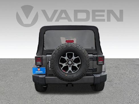 Used 2017 Jeep Wrangler Unlimited Sahara w/ Connectivity Group image 21