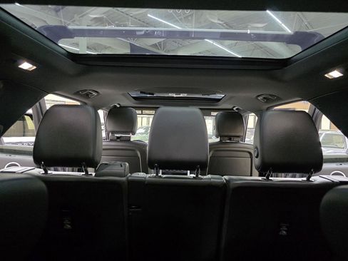 Used 2020 Land Rover Discovery Landmark AWD/4WD image 15