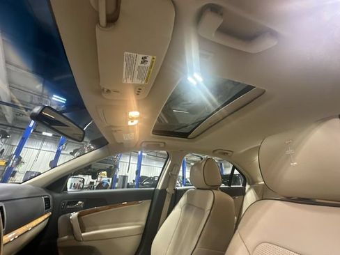 Used 2012 Lincoln MKZ FWD image 20