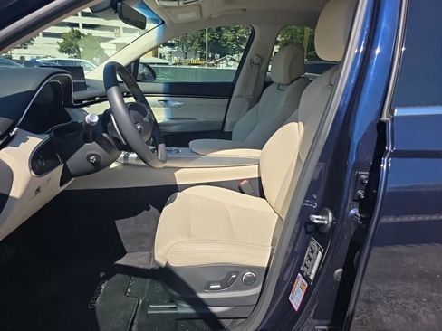 Used 2025 Genesis GV70 2.5T w/ Select Package image 43