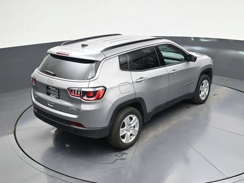 Used 2022 Jeep Compass Latitude w/ Convenience Group AWD/4WD image 33