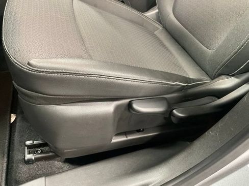Used 2025 Buick Encore GX Preferred AWD/4WD image 23