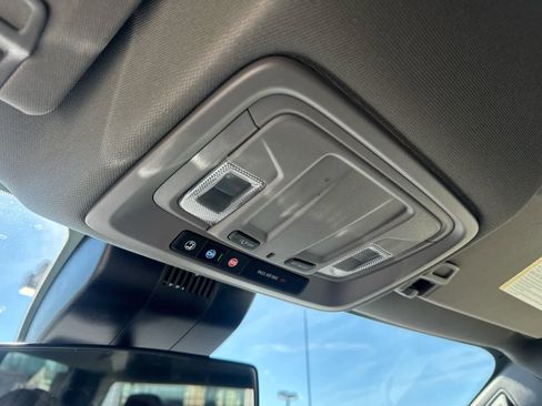 Used 2024 Chevrolet Silverado 1500 LT w/ Z71 Off-Road Package image 23