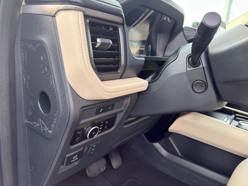 Used 2024 Ford Expedition Max Platinum image 15