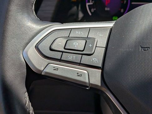 Used 2025 Volkswagen Atlas SEL Premium R-Line AWD/4WD image 16