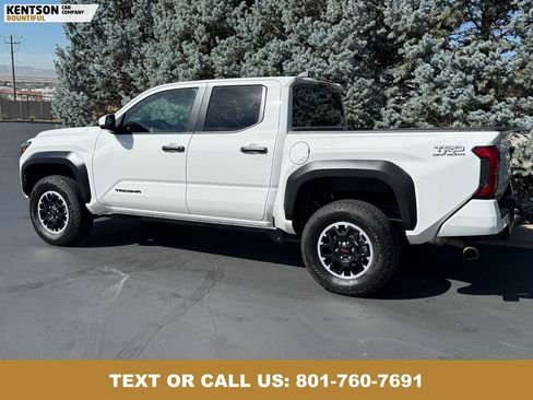 Used 2025 Toyota Tacoma TRD Off-Road image 4
