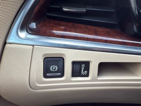 Used 2017 Cadillac XT5 Premium Luxury w/ LPO, Wheel Lock Package image 16